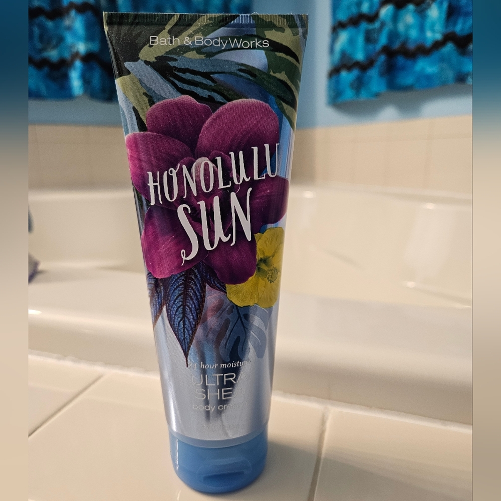NWT Bath and Body Works full size Honolulu Sun Body Cream